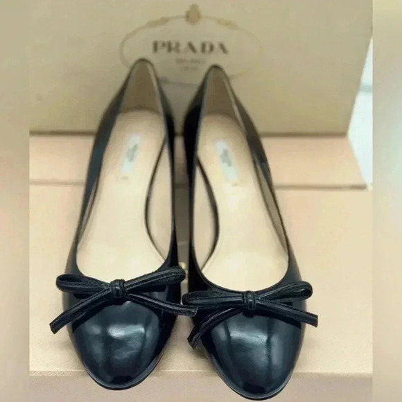 Like New Prada shoes 37.5, very minimal signs scuffings. - Picture 2 of 9